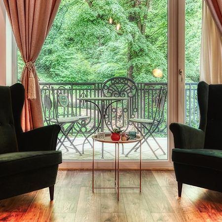 Nature Apartment - Minutes Away From The Old Town And Afi Mall Braşov Exterior foto