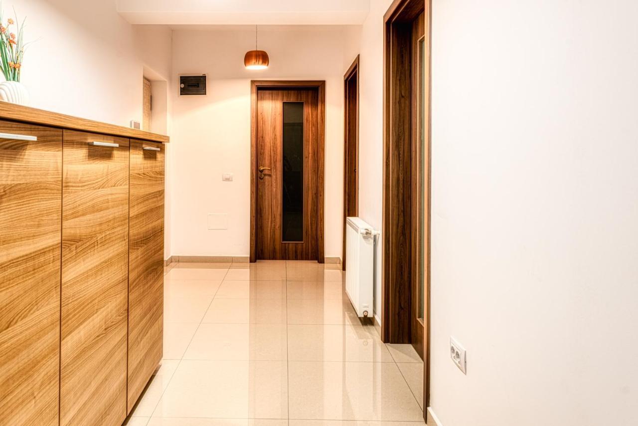 Nature Apartment - Minutes Away From The Old Town And Afi Mall Braşov Exterior foto