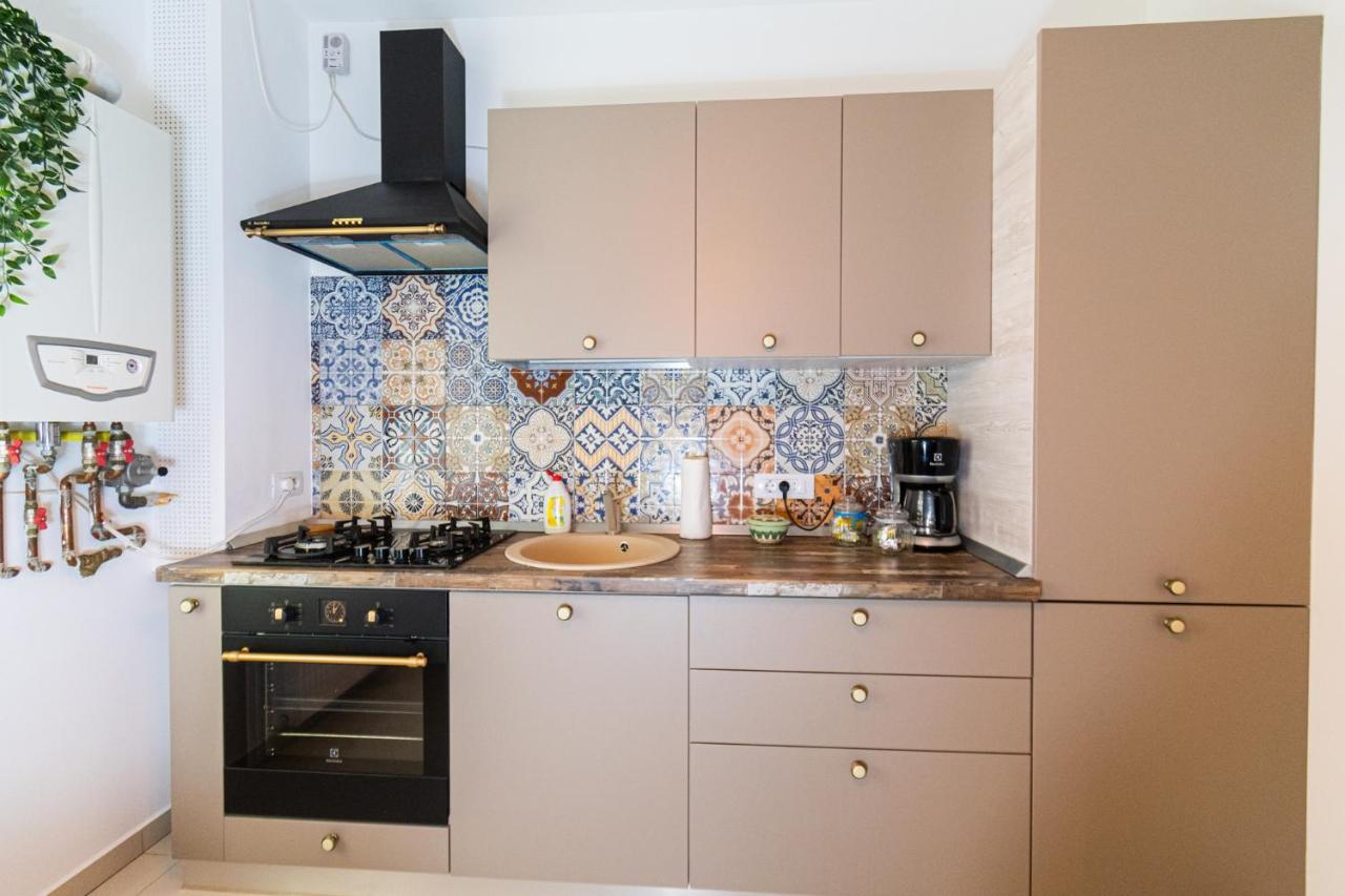 Nature Apartment - Minutes Away From The Old Town And Afi Mall Braşov Exterior foto